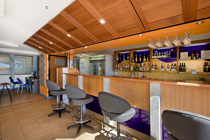 Imagen de los interiores del Hotel Beach House Seaside Resort Coolangatta. Foto 12