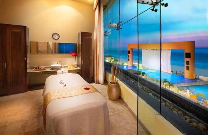 Imagen de la piscina del Hotel Beach Palace Resort All Inclusive. Foto 12