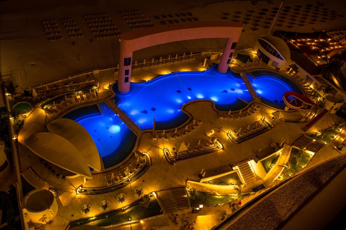 Imagen de la piscina del Hotel Beach Palace Resort All Inclusive. Foto 13