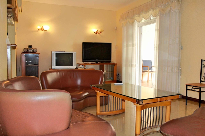 Imagen de los interiores del Hotel Beach Paradise Villas. Foto 9