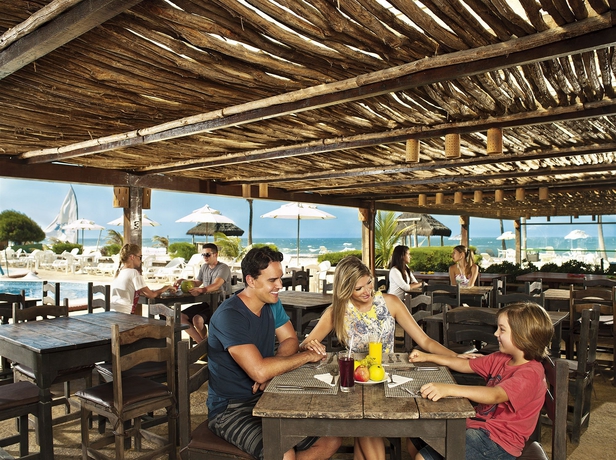 Imagen del bar/restaurante del Hotel Beach Park Oceani. Foto 3