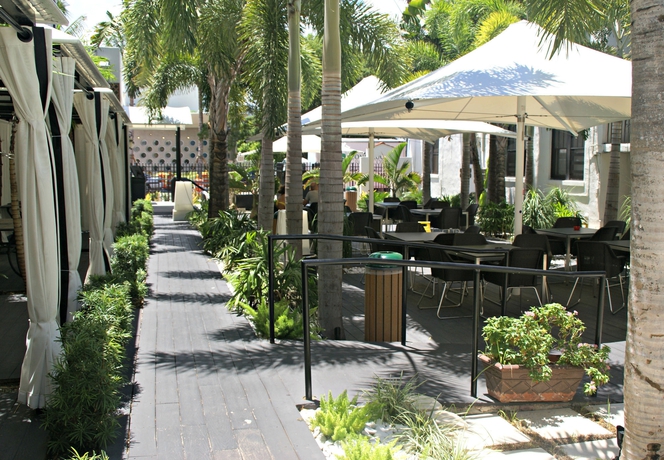 Imagen del bar/restaurante del Hotel Beach Plaza. Foto 6