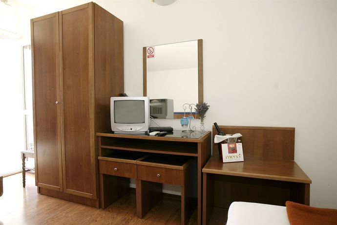 Imagen de los exteriores del Hotel Beach Plaza, PODGORA. Foto 14