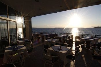 Imagen del bar/restaurante del Hotel Beach Plaza, PODGORA. Foto 2