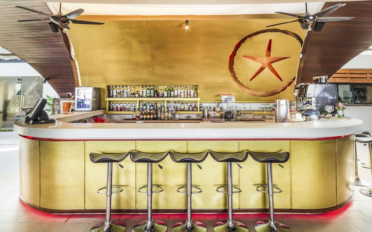 Imagen del bar/restaurante del Hotel Beach Republic, Koh Samui. Foto 3