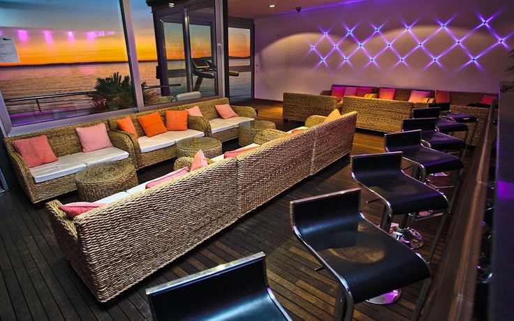 Imagen del bar/restaurante del Hotel Beach Split. Foto 3