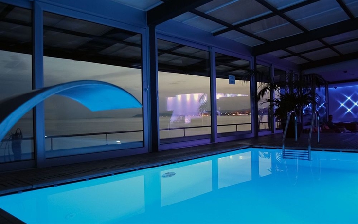 Imagen de la piscina del Hotel Beach Split. Foto 9