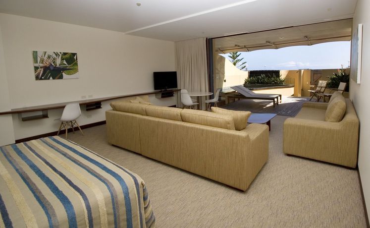 Imagen de los interiores del Hotel Beach Suites. Foto 14