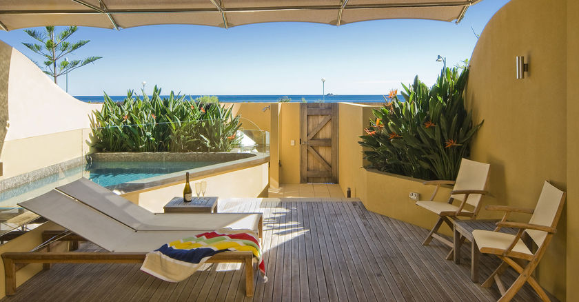 Imagen de los exteriores del Hotel Beach Suites. Foto 11