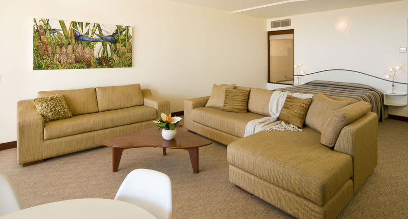 Imagen de los exteriores del Hotel Beach Suites. Foto 12