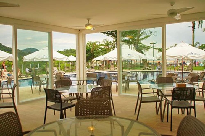 Imagen del bar/restaurante del Hotel Beach Sunset. Foto 2