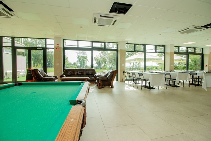 Imagen del bar/restaurante del Hotel Beach Szálló Révfülöp. Foto 3