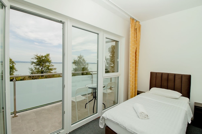 Imagen de la habitación del Hotel Beach Szálló Révfülöp. Foto 10