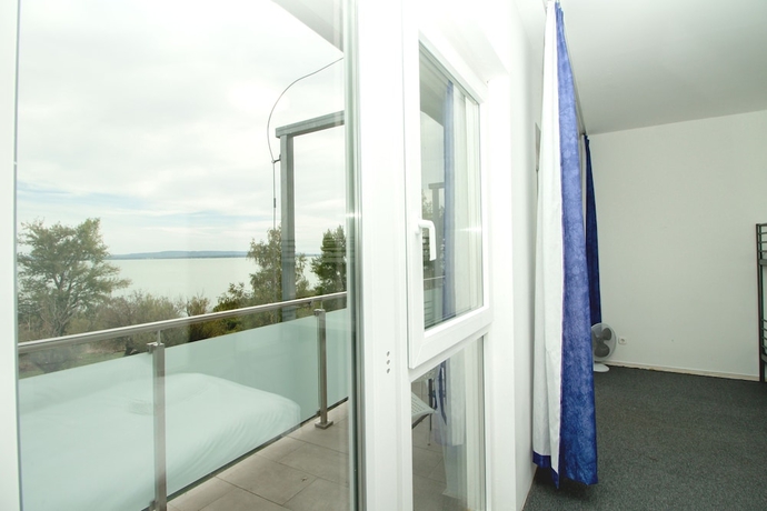 Imagen de la habitación del Hotel Beach Szálló Révfülöp. Foto 14