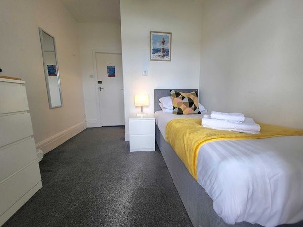 Imagen de la habitación del Hotel Beach Torbay. Foto 2