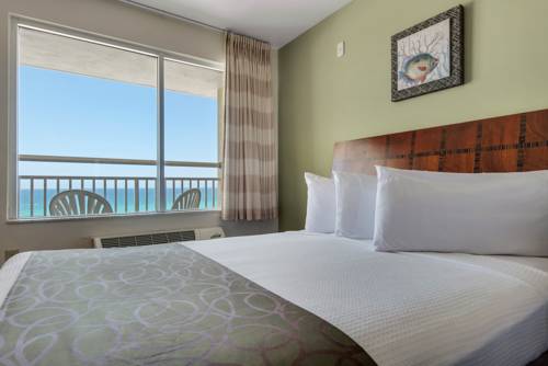 Imagen de la habitación del Hotel Beach Tower By The Sea. Foto 2