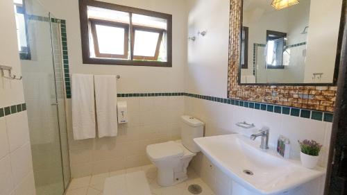 Imagen de la habitación del Hotel Beach Villas. Foto 18
