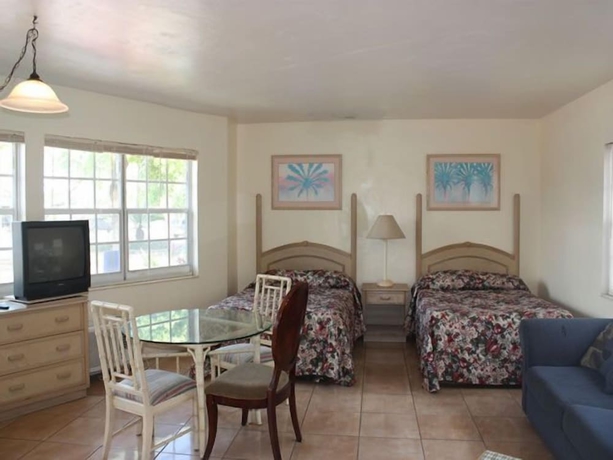 Imagen de la habitación del Hotel Beach and Town Motel. Foto 6