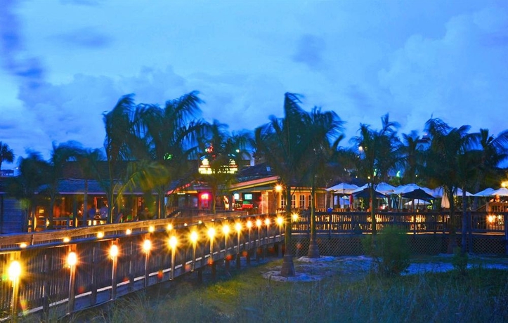 Imagen general del Hotel Beachcomber Beach Resort. Foto 2