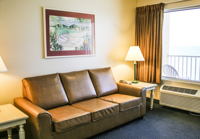 Imagen de los interiores del Hotel Beachcomber Beachfront , A By The Sea Resort. Foto 12