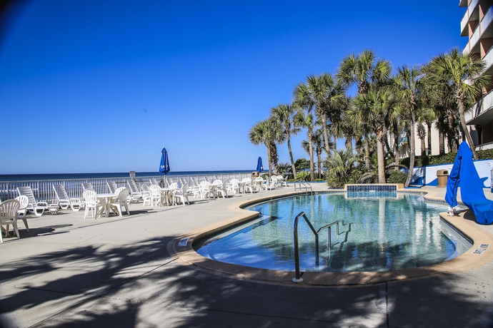 Imagen de la piscina del Hotel Beachcomber Beachfront , A By The Sea Resort. Foto 16