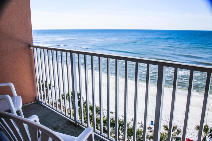 Imagen de los exteriores del Hotel Beachcomber Beachfront , A By The Sea Resort. Foto 9