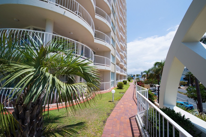 Imagen de los exteriores del Hotel Beachcomber International Resort. Foto 10
