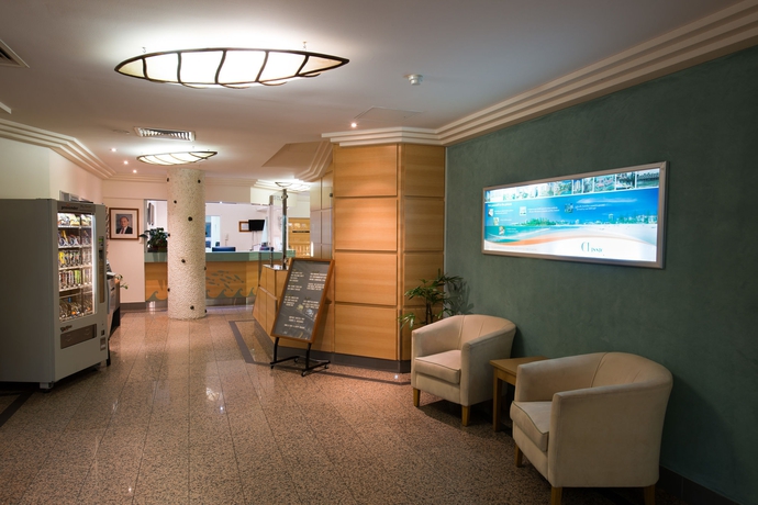 Imagen de los interiores del Hotel Beachcomber International Resort. Foto 12