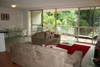 Imagen de los interiores del Hotel Beachcomber On The Spit. Foto 10