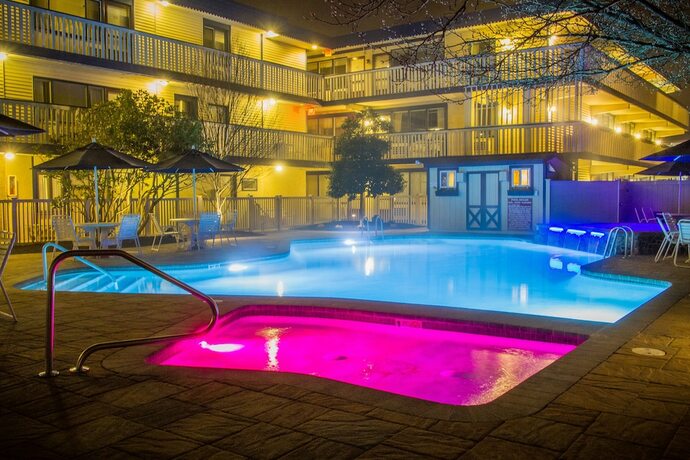 Imagen general del Hotel Beachcomber Resort, Avalon. Foto 3