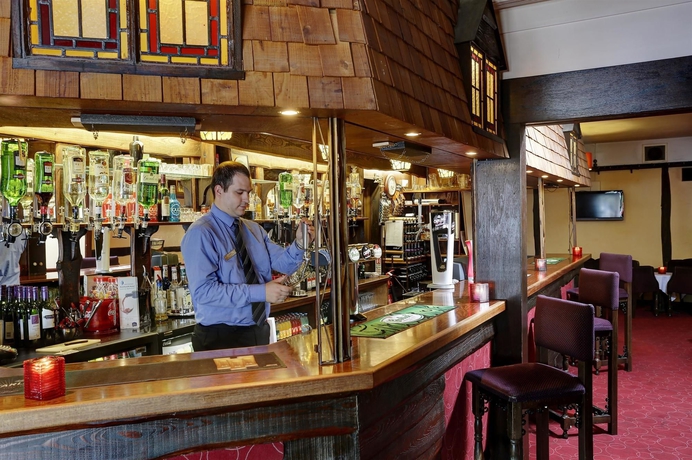 Imagen del bar/restaurante del Hotel Beachcroft , Bw Signature Collection. Foto 8