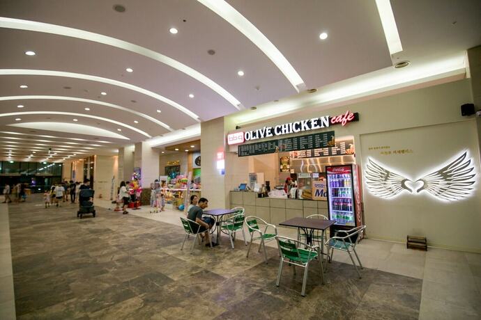 Imagen de los interiores del Hotel Beache Palace. Foto 36