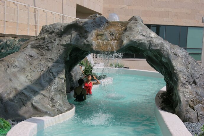 Imagen de la piscina del Hotel Beache Palace. Foto 37