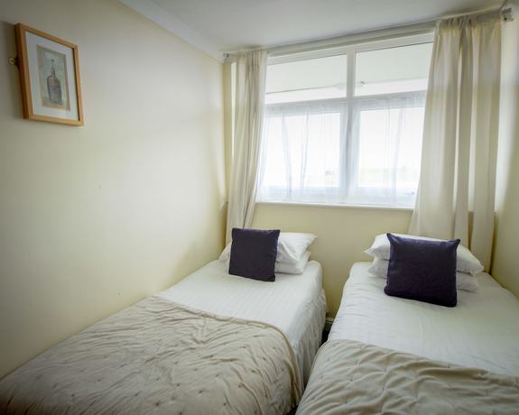 Imagen de la habitación del Hotel Beaches Chalets. Foto 8