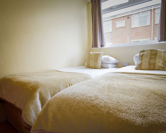 Imagen de la habitación del Hotel Beaches Chalets. Foto 10