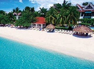 Imagen de los exteriores del Hotel Beaches Sandy Bay. Foto 3