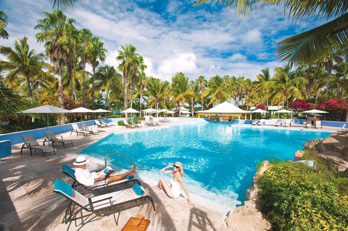 Imagen de la piscina del Hotel Beaches Turks and Caicos Resort. Foto 18