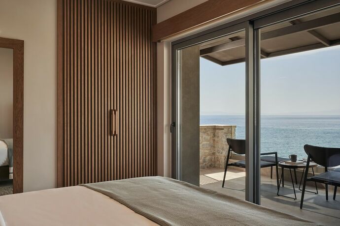 Imagen general del Hotel Beachfront Alassa Villas w Private Pools Complex. Foto 7