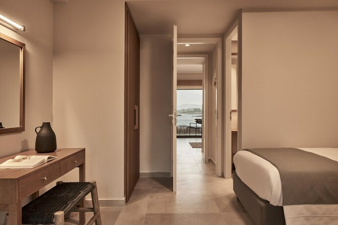 Imagen general del Hotel Beachfront Alassa Villas w Private Pools Complex. Foto 18