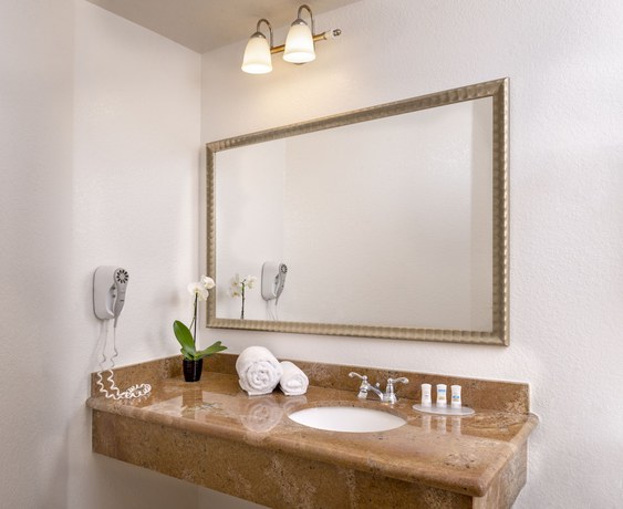 Imagen de la habitación del Hotel Beachfront Inn and Suites at Dana Point. Foto 10