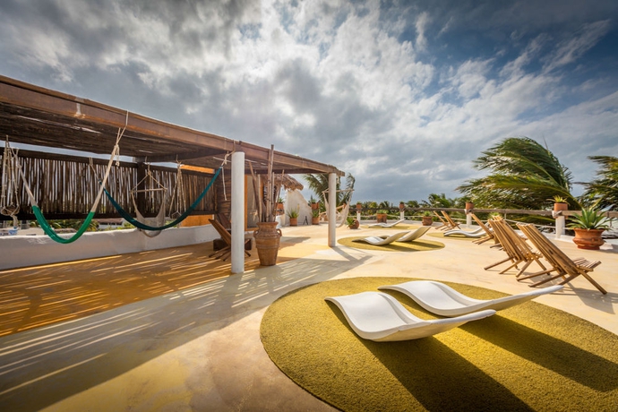 Imagen de los exteriores del Hotel Beachfront La Palapa - Adults Only. Foto 8