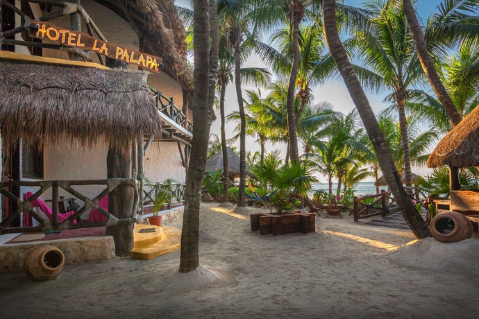 Imagen de los exteriores del Hotel Beachfront La Palapa - Adults Only. Foto 13