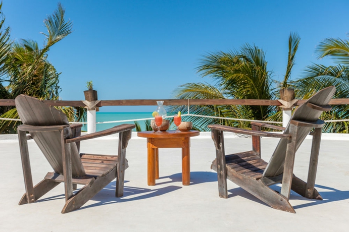 Imagen de los exteriores del Hotel Beachfront La Palapa - Adults Only. Foto 15