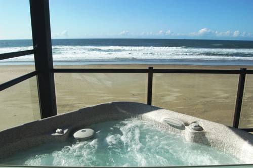 Imagen de la habitación del Hotel Beachfront Manor. Foto 6