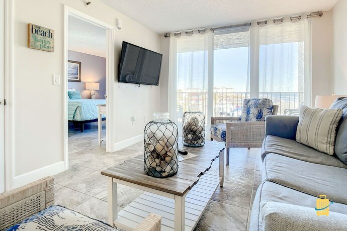 Imagen de la habitación del Hotel Beachfront Oceania Beach Club Complex. Foto 16