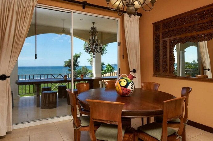 Imagen general del Hotel Beachfront Potrero Nice 7-br Villa Chef Included - Casa Royal. Foto 14