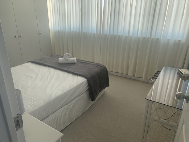 Imagen de la habitación del Hotel Beachfront Towers. Foto 7