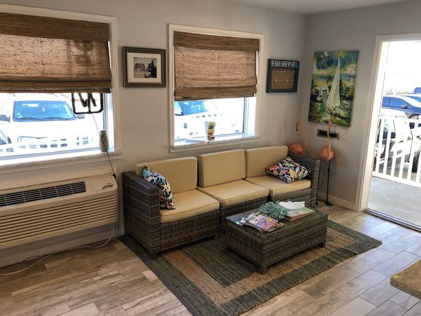 Imagen de los interiores del Hotel Beachgate Condosuites And Oceanfront Resort. Foto 19