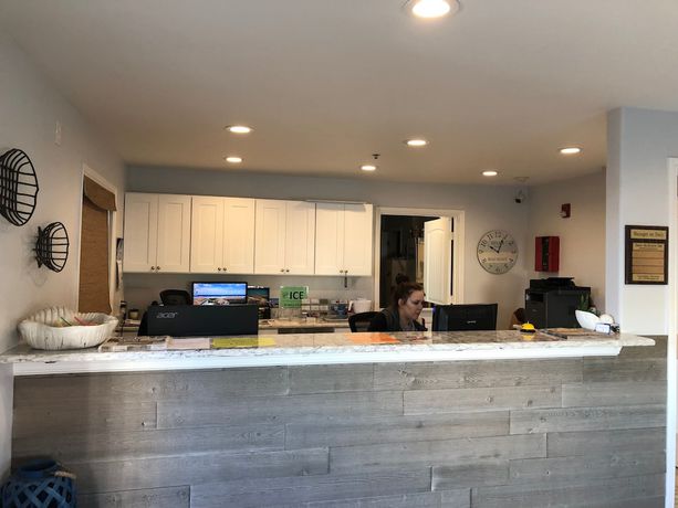 Imagen de los interiores del Hotel Beachgate Condosuites And Oceanfront Resort. Foto 20