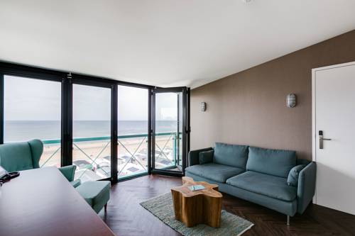 Imagen de la habitación del Hotel Beachhouse. Foto 6